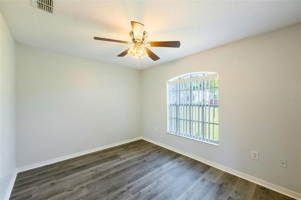 For Sale: $355,000 (3 beds, 2 baths, 1519 Square Feet)