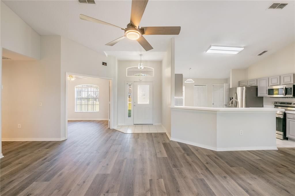 For Sale: $355,000 (3 beds, 2 baths, 1519 Square Feet)