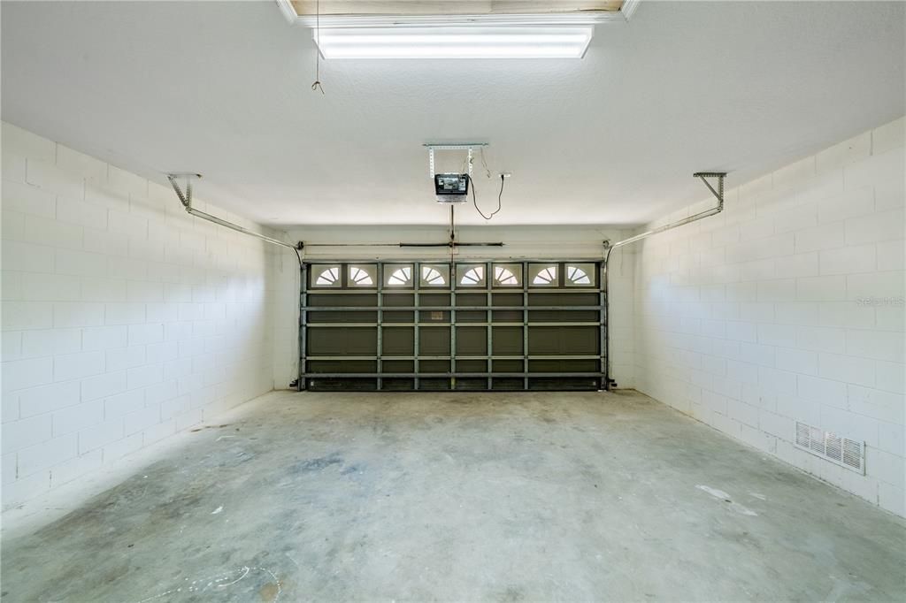 For Sale: $355,000 (3 beds, 2 baths, 1519 Square Feet)