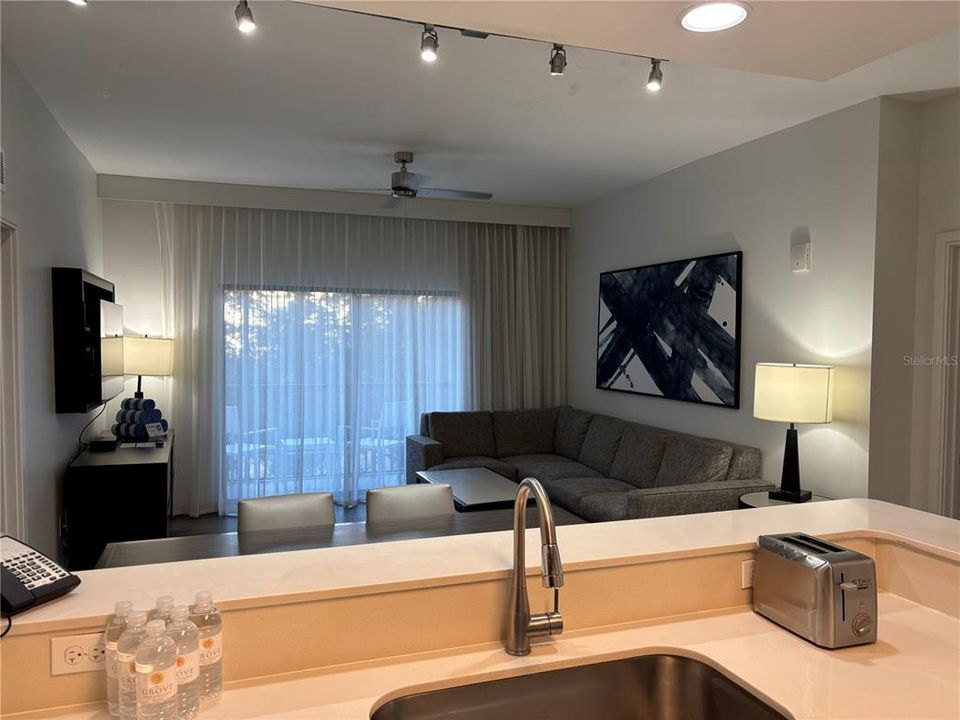 For Sale: $205,000 (2 beds, 2 baths, 1375 Square Feet)