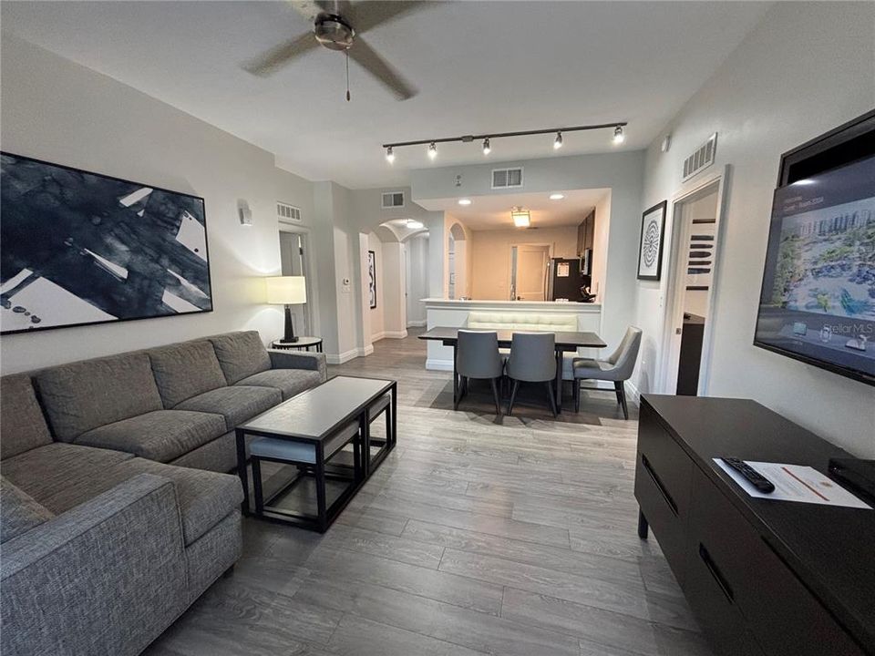 For Sale: $205,000 (2 beds, 2 baths, 1375 Square Feet)