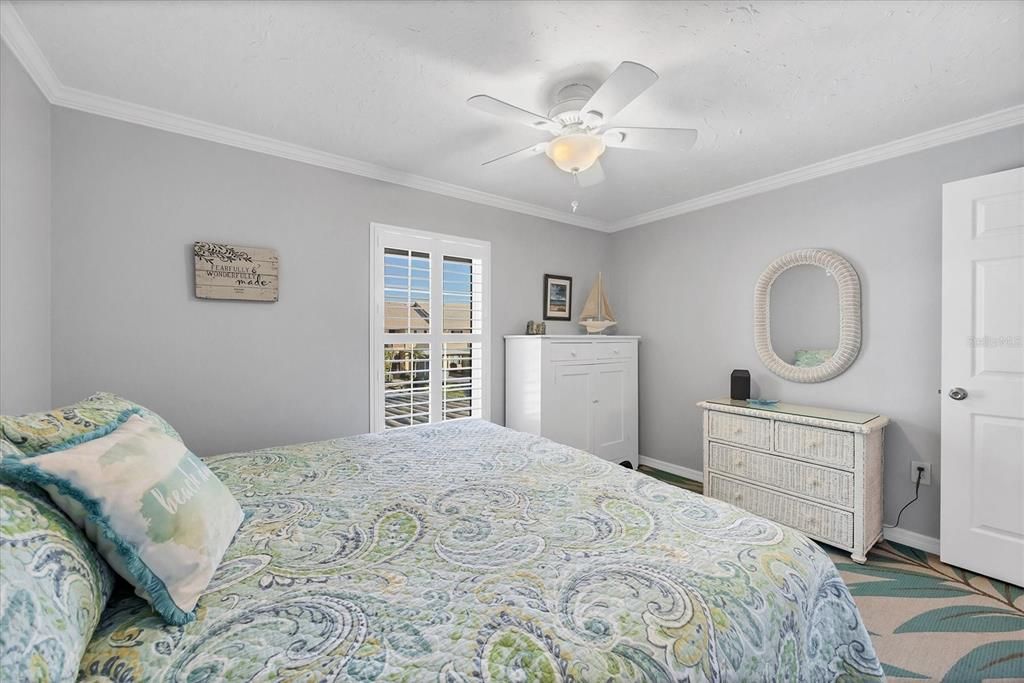 For Sale: $275,000 (2 beds, 2 baths, 1155 Square Feet)