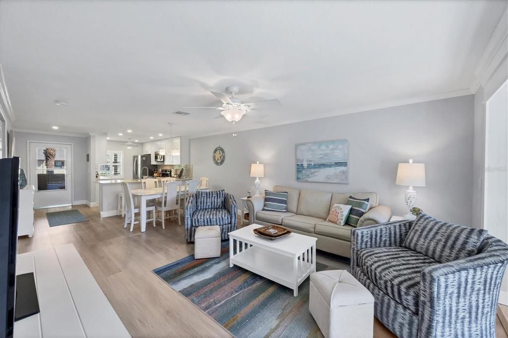 For Sale: $275,000 (2 beds, 2 baths, 1155 Square Feet)