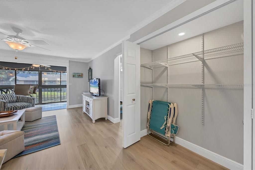 For Sale: $275,000 (2 beds, 2 baths, 1155 Square Feet)