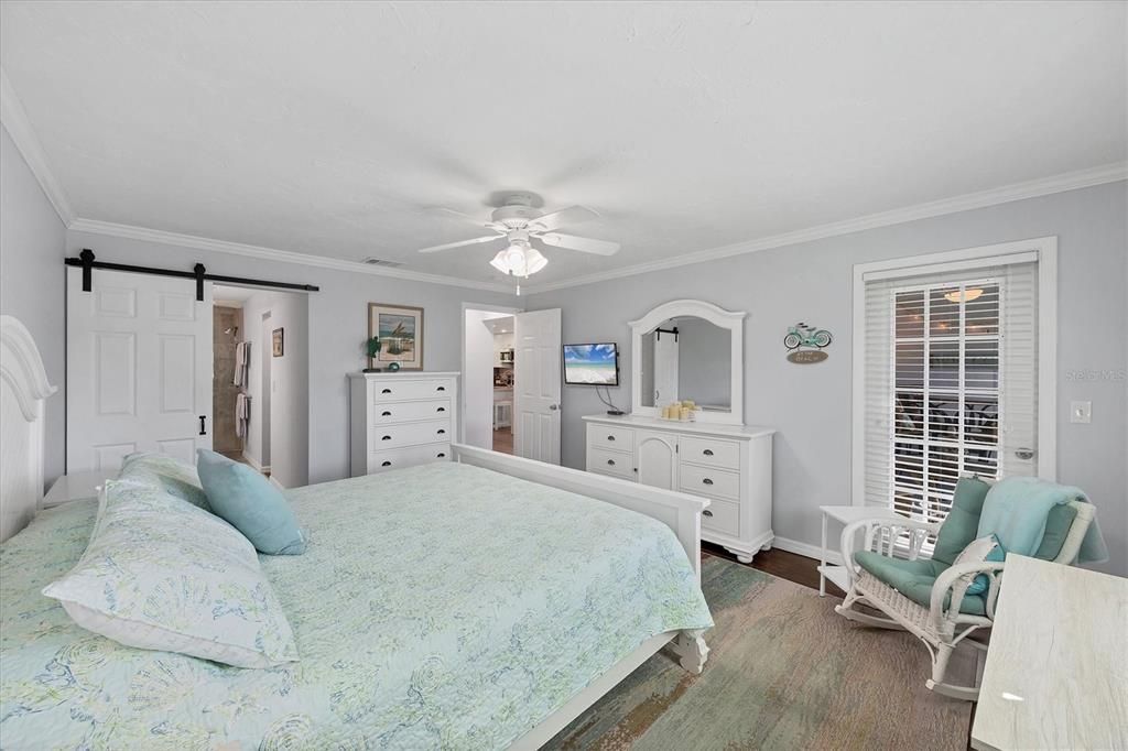 For Sale: $275,000 (2 beds, 2 baths, 1155 Square Feet)