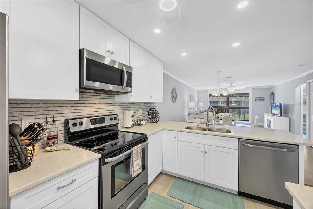 For Sale: $275,000 (2 beds, 2 baths, 1155 Square Feet)