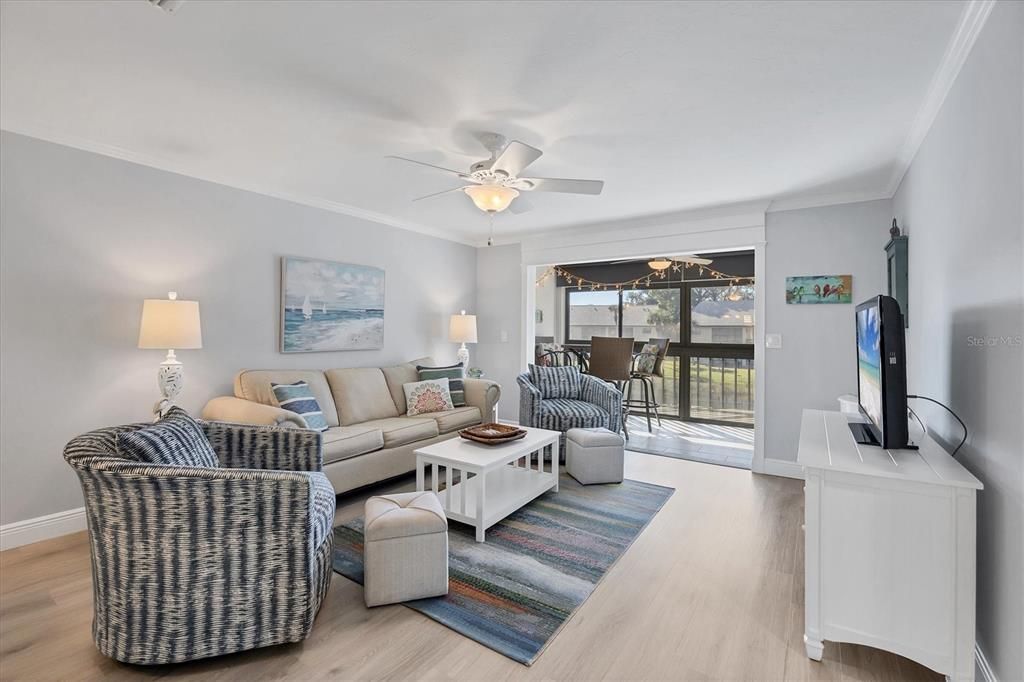 For Sale: $275,000 (2 beds, 2 baths, 1155 Square Feet)