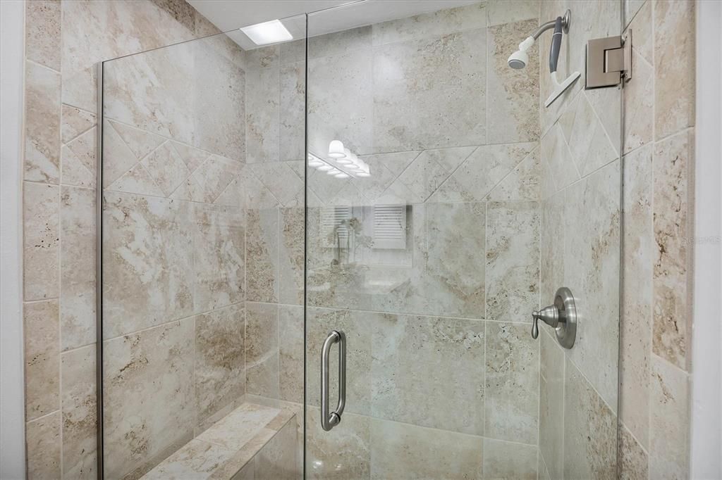 For Sale: $275,000 (2 beds, 2 baths, 1155 Square Feet)