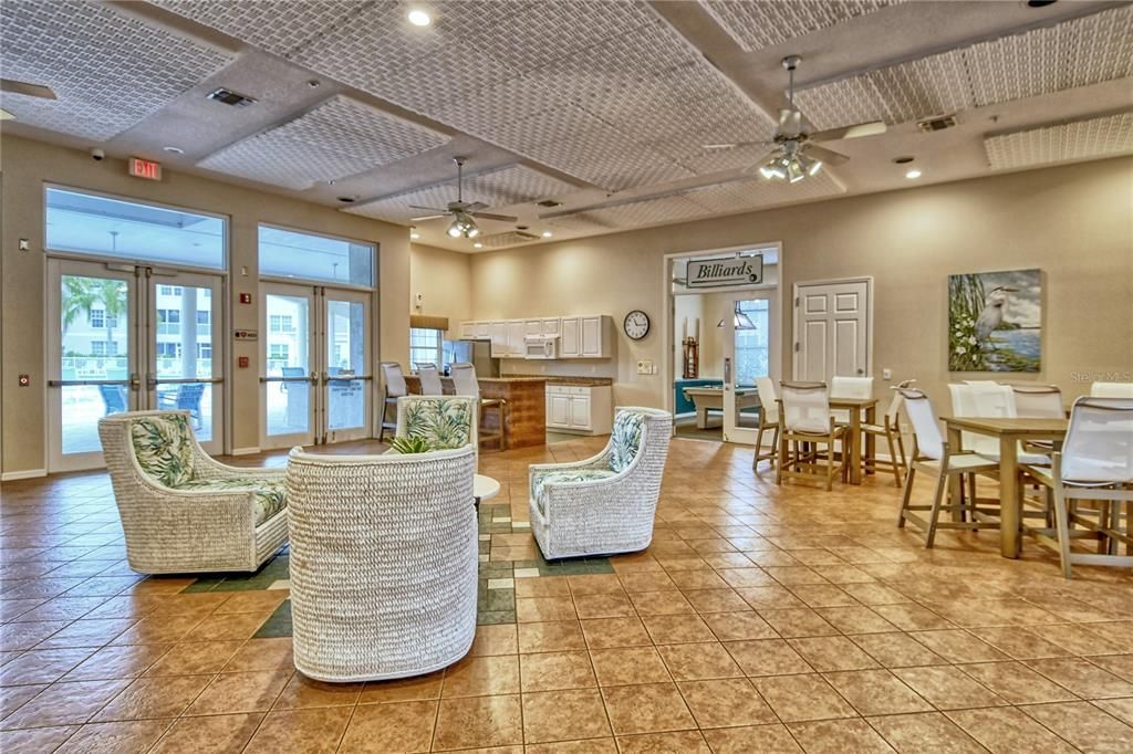 待售: $289,000 (2 贝兹, 2 浴室, 1068 平方英尺)