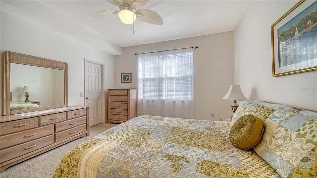 待售: $289,000 (2 贝兹, 2 浴室, 1068 平方英尺)