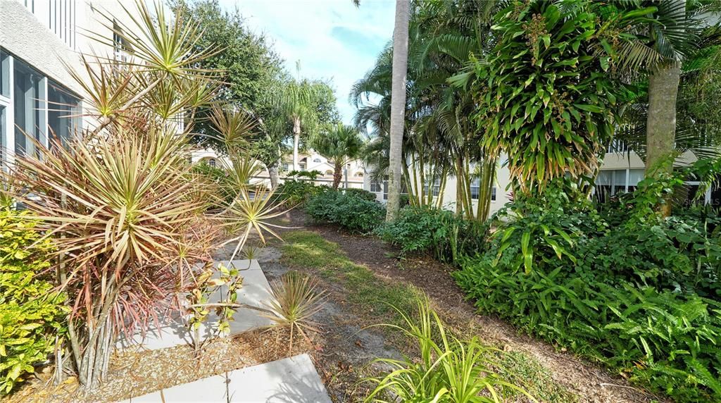 待售: $289,000 (2 贝兹, 2 浴室, 1068 平方英尺)