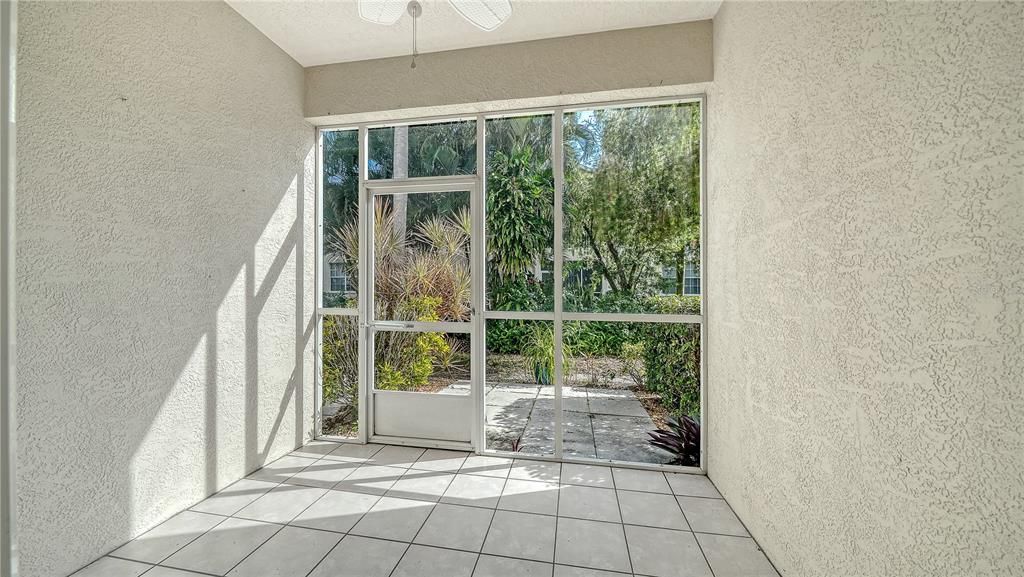 待售: $289,000 (2 贝兹, 2 浴室, 1068 平方英尺)