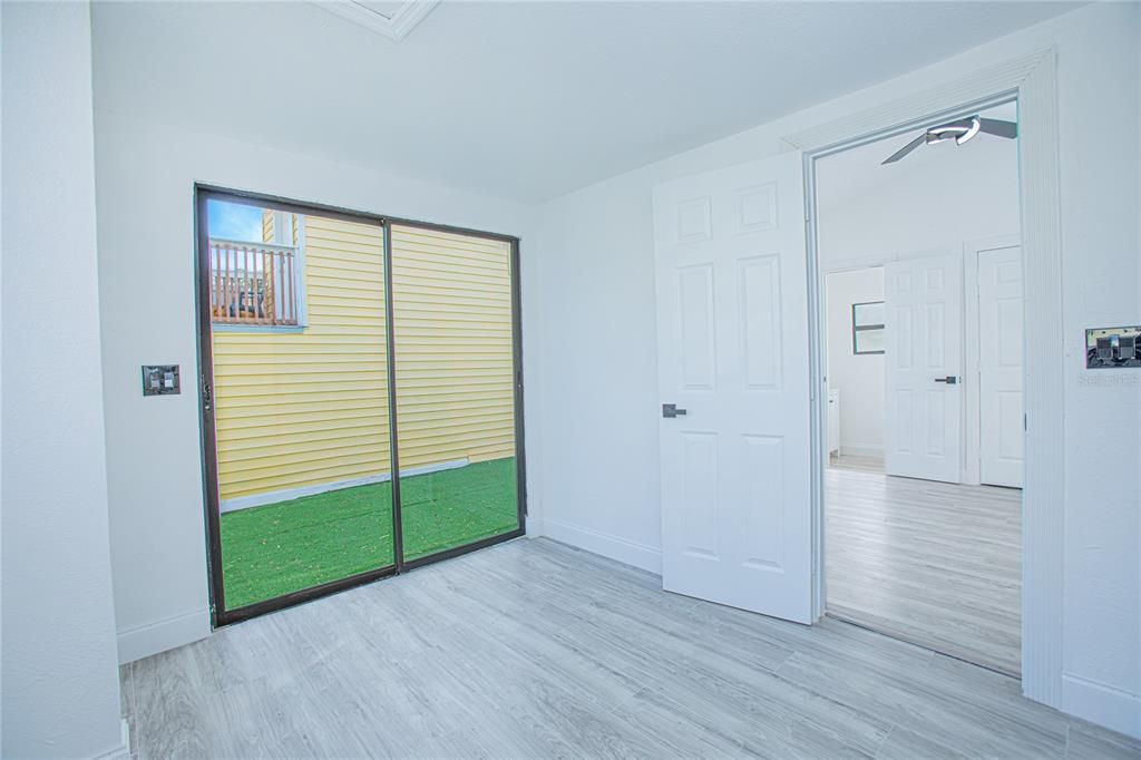 На продажу: $439,000 (5 спален, 3 ванн, 1752 Квадратных фут)