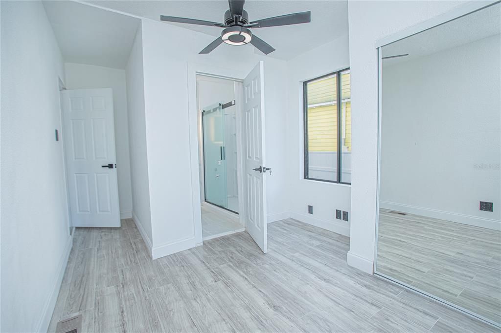 На продажу: $439,000 (5 спален, 3 ванн, 1752 Квадратных фут)