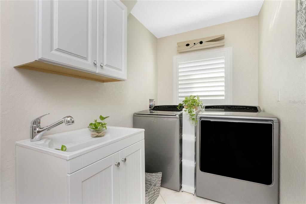 Active With Contract: $749,000 (3 beds, 2 baths, 1831 Square Feet)