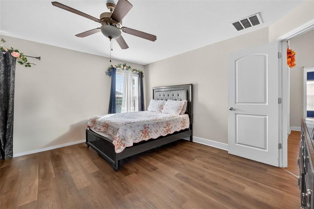 待售: $350,250 (4 贝兹, 3 浴室, 2257 平方英尺)