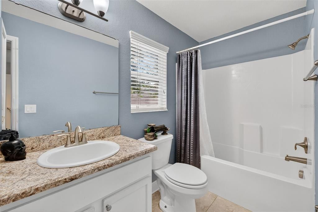 待售: $350,250 (4 贝兹, 3 浴室, 2257 平方英尺)