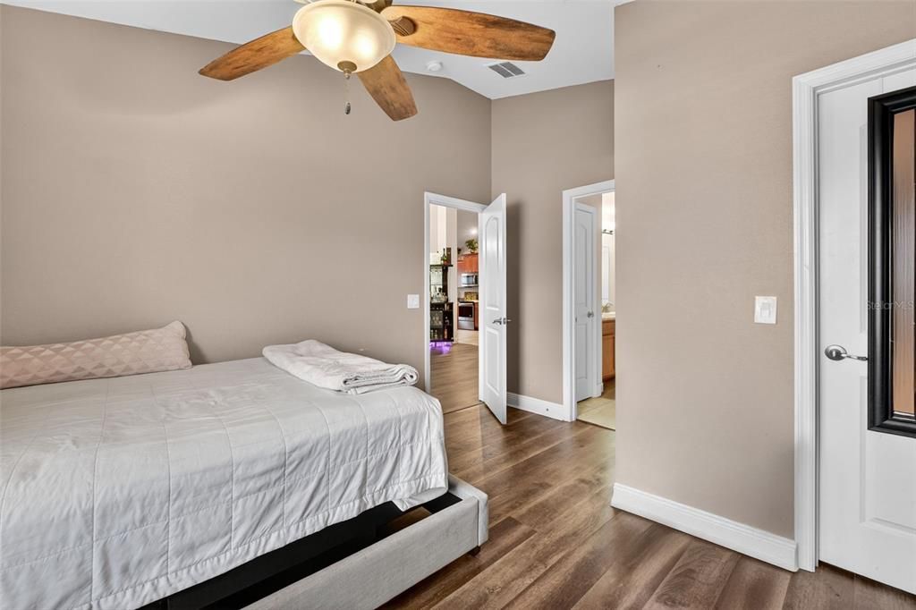 待售: $350,250 (4 贝兹, 3 浴室, 2257 平方英尺)