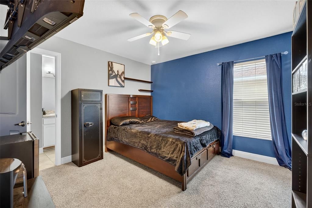 待售: $350,250 (4 贝兹, 3 浴室, 2257 平方英尺)