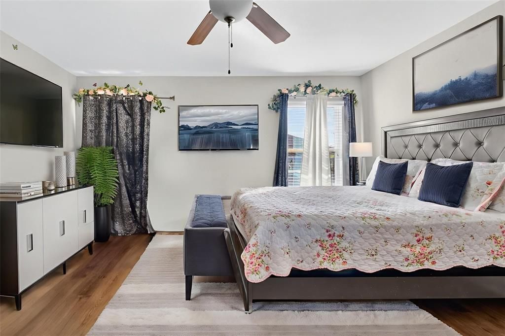 待售: $350,250 (4 贝兹, 3 浴室, 2257 平方英尺)