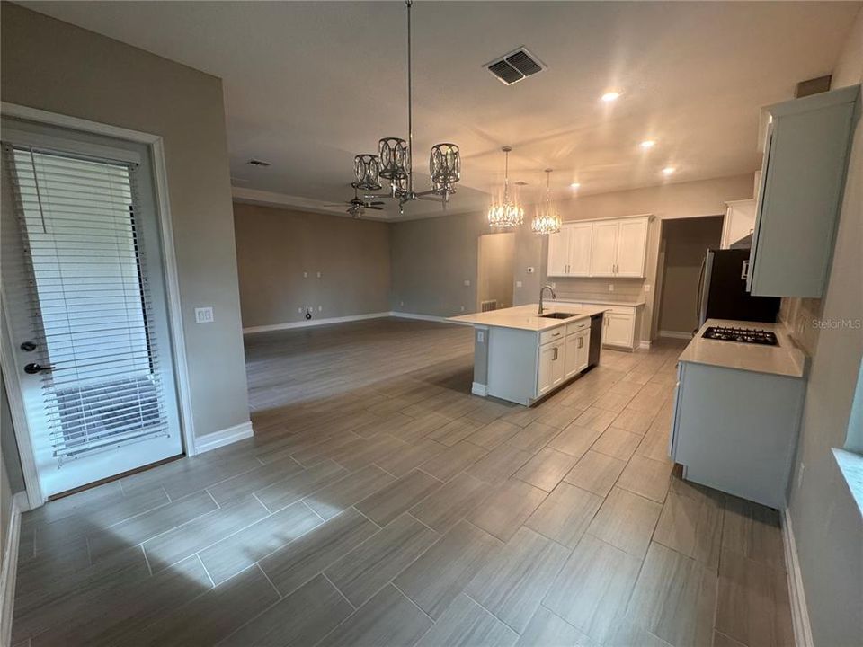 出租: $2,950 (4 贝兹, 3 浴室, 2652 平方英尺)