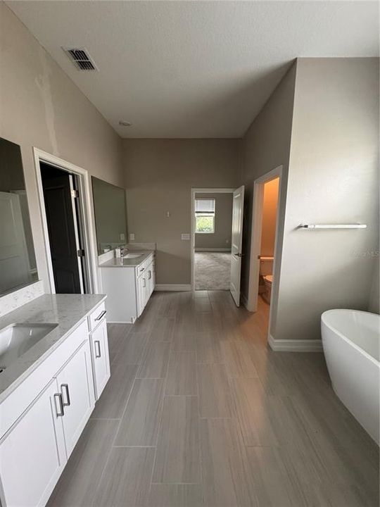 出租: $2,950 (4 贝兹, 3 浴室, 2652 平方英尺)