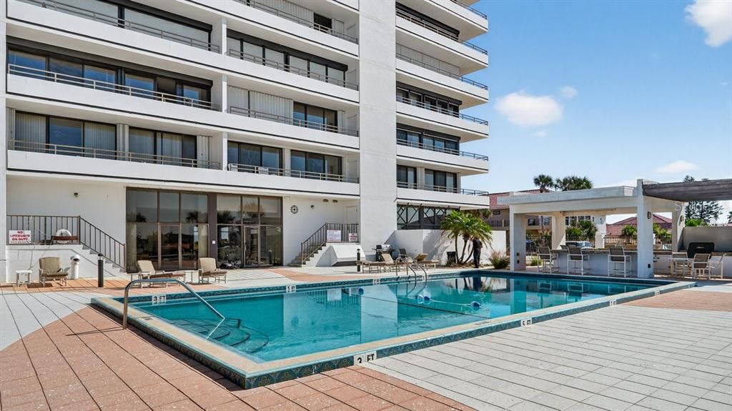 For Sale: $525,000 (2 beds, 2 baths, 1215 Square Feet)