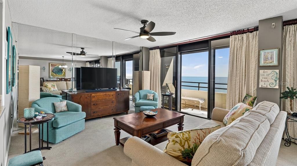 For Sale: $525,000 (2 beds, 2 baths, 1215 Square Feet)