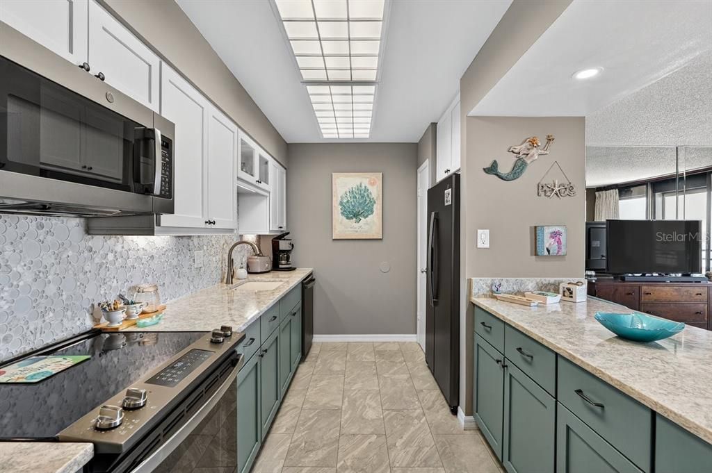 For Sale: $525,000 (2 beds, 2 baths, 1215 Square Feet)