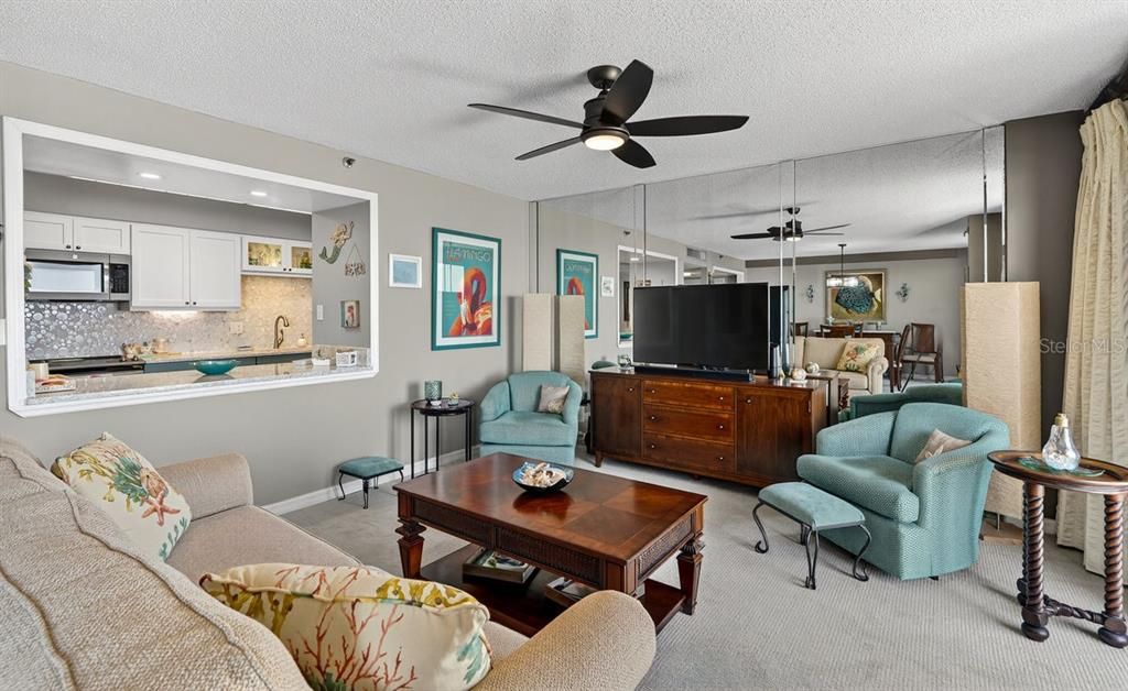 For Sale: $525,000 (2 beds, 2 baths, 1215 Square Feet)