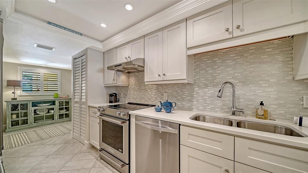 待售: $615,000 (2 贝兹, 2 浴室, 1303 平方英尺)