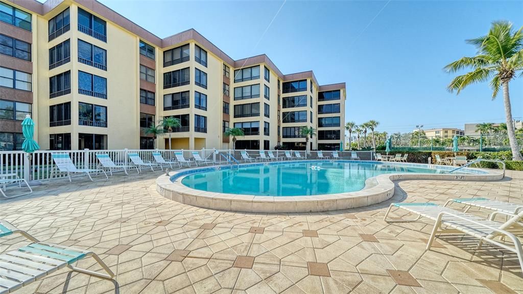 待售: $615,000 (2 贝兹, 2 浴室, 1303 平方英尺)