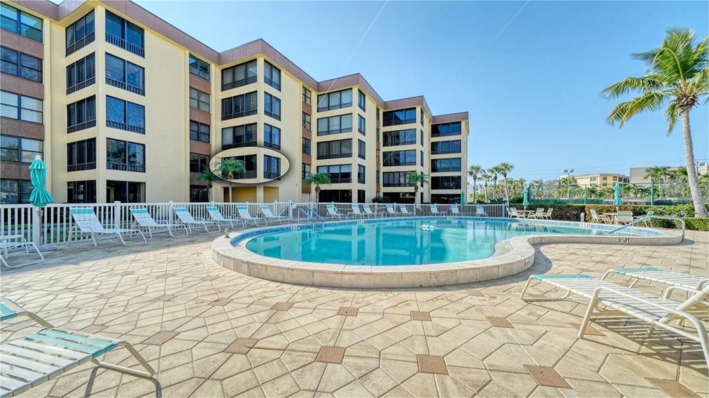 待售: $615,000 (2 贝兹, 2 浴室, 1303 平方英尺)