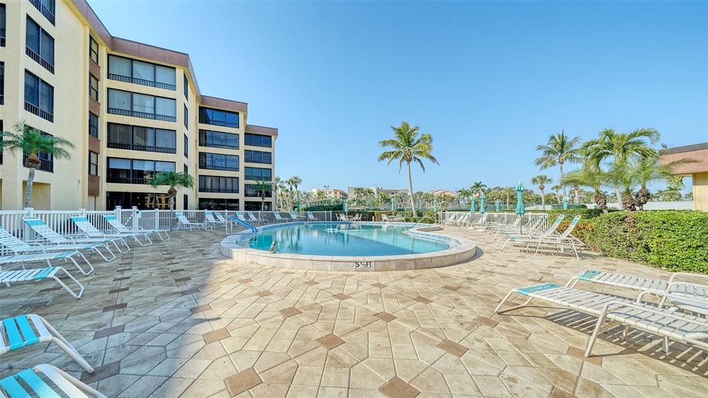 待售: $615,000 (2 贝兹, 2 浴室, 1303 平方英尺)