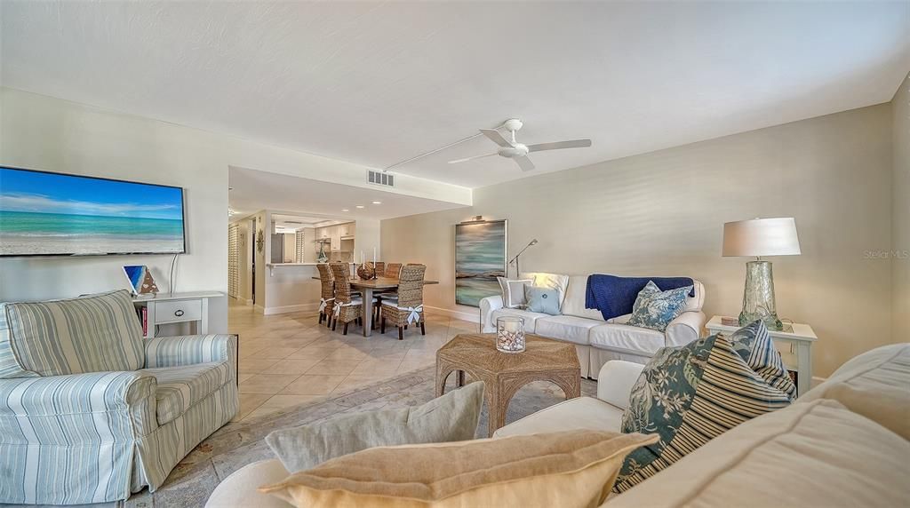 待售: $615,000 (2 贝兹, 2 浴室, 1303 平方英尺)