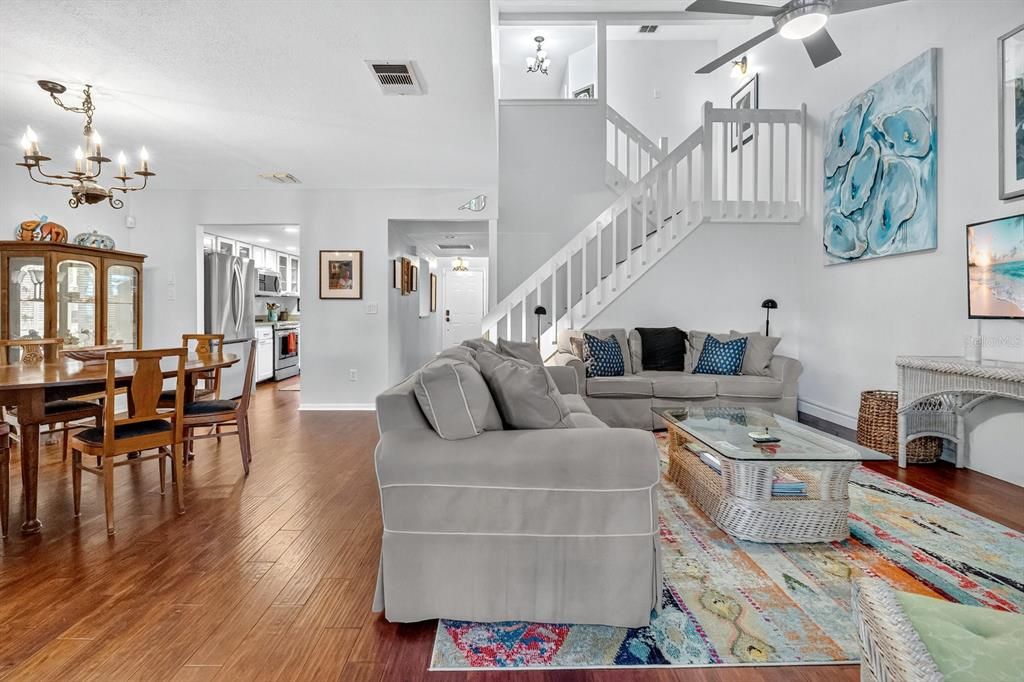 На продажу: $575,000 (3 спален, 2 ванн, 1734 Квадратных фут)