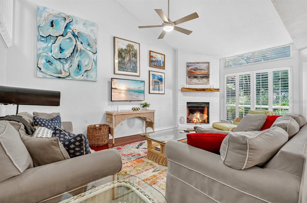 На продажу: $575,000 (3 спален, 2 ванн, 1734 Квадратных фут)