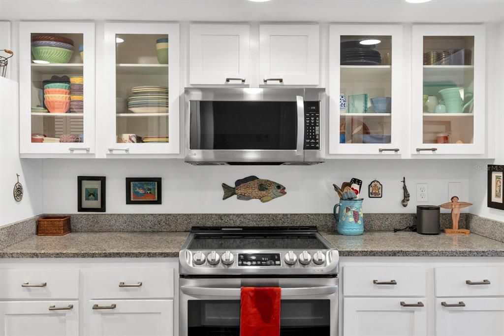 На продажу: $575,000 (3 спален, 2 ванн, 1734 Квадратных фут)