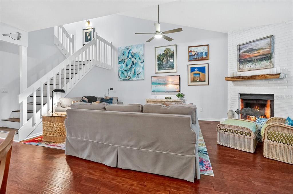 На продажу: $575,000 (3 спален, 2 ванн, 1734 Квадратных фут)