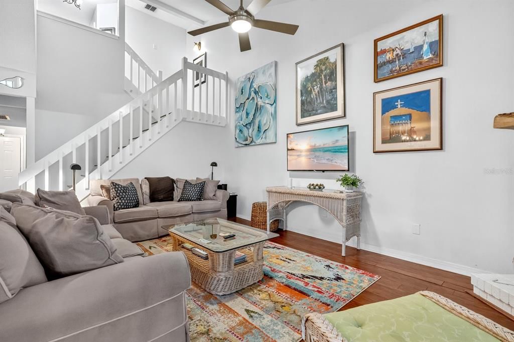 На продажу: $575,000 (3 спален, 2 ванн, 1734 Квадратных фут)