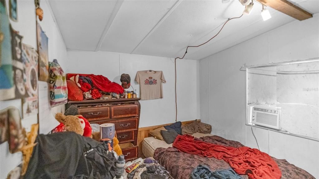 For Sale: $99,500 (2 beds, 1 baths, 672 Square Feet)