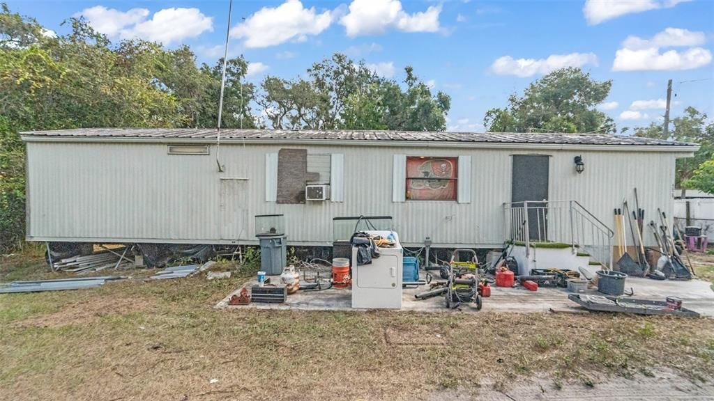 For Sale: $99,500 (2 beds, 1 baths, 672 Square Feet)