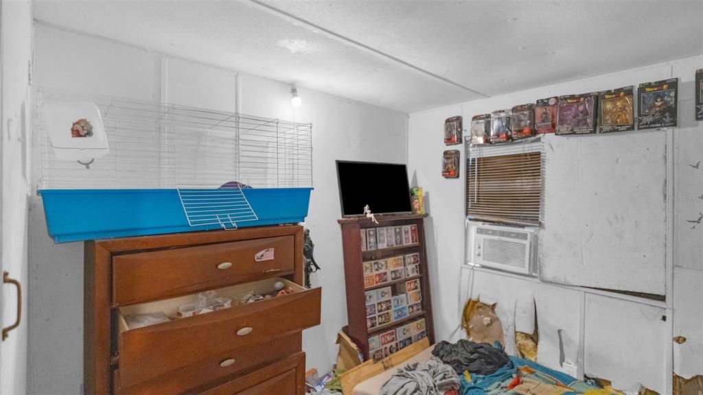 For Sale: $99,500 (2 beds, 1 baths, 672 Square Feet)