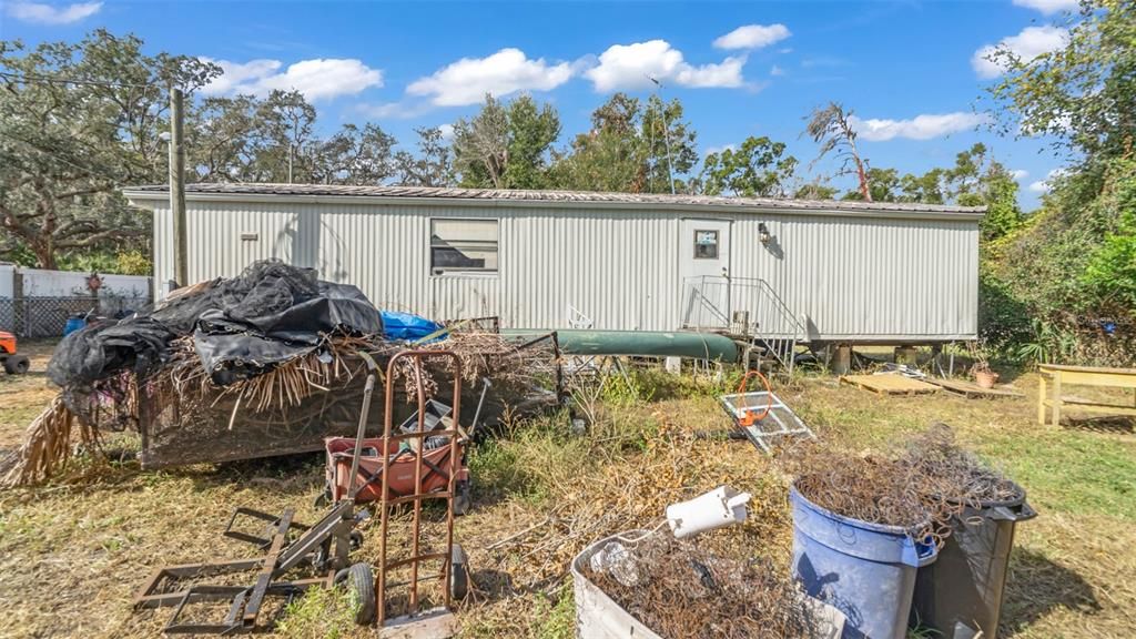 For Sale: $99,500 (2 beds, 1 baths, 672 Square Feet)