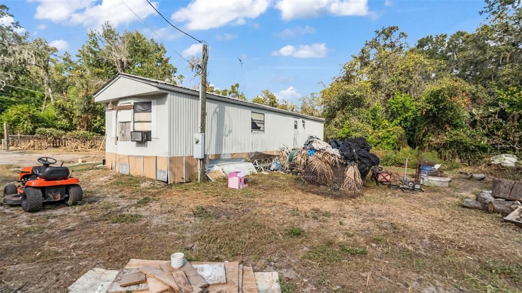 For Sale: $99,500 (2 beds, 1 baths, 672 Square Feet)