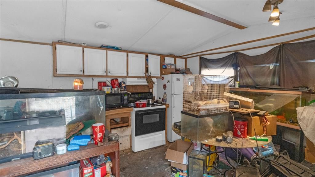 For Sale: $99,500 (2 beds, 1 baths, 672 Square Feet)