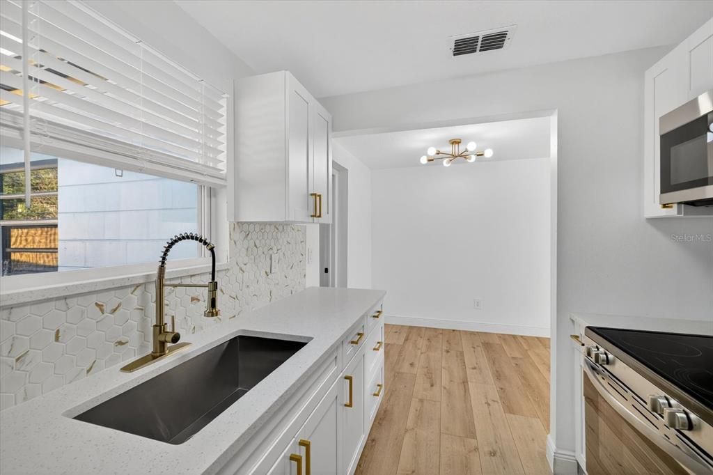 For Sale: $269,900 (3 beds, 2 baths, 1329 Square Feet)