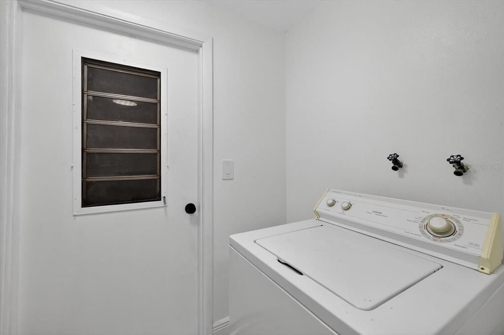 For Sale: $269,900 (3 beds, 2 baths, 1329 Square Feet)