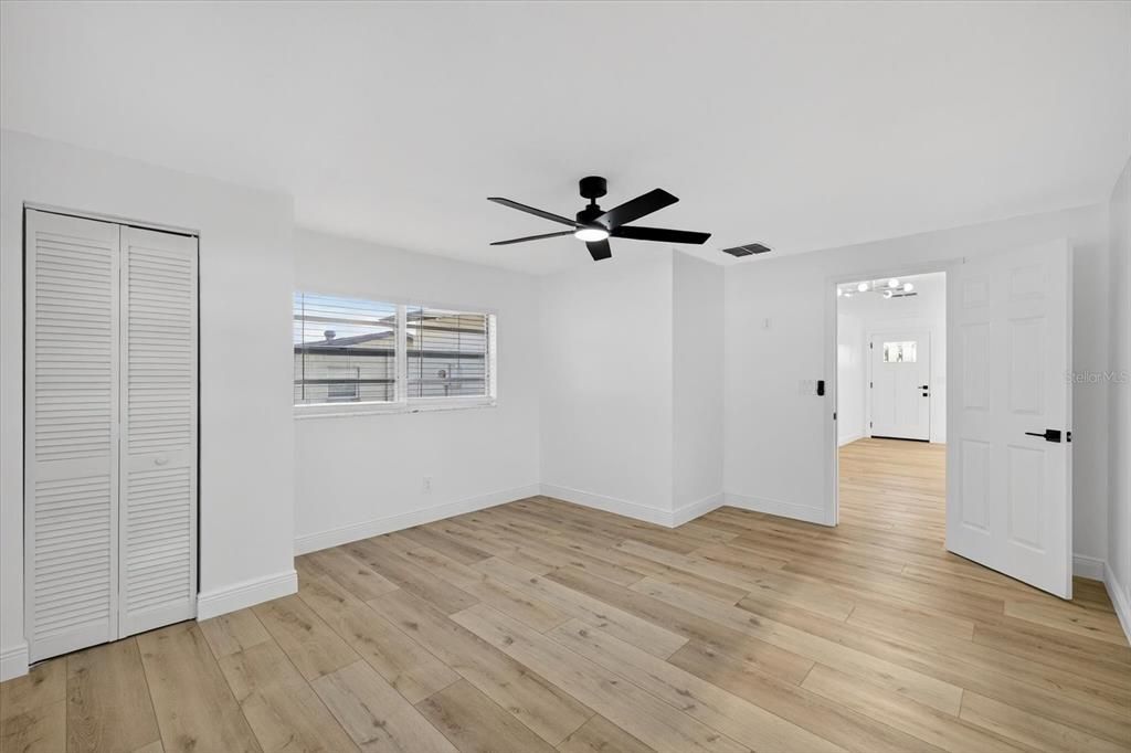 For Sale: $269,900 (3 beds, 2 baths, 1329 Square Feet)