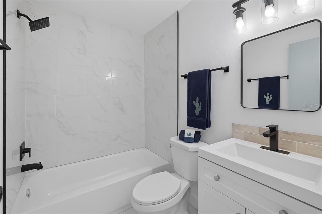 For Sale: $269,900 (3 beds, 2 baths, 1329 Square Feet)